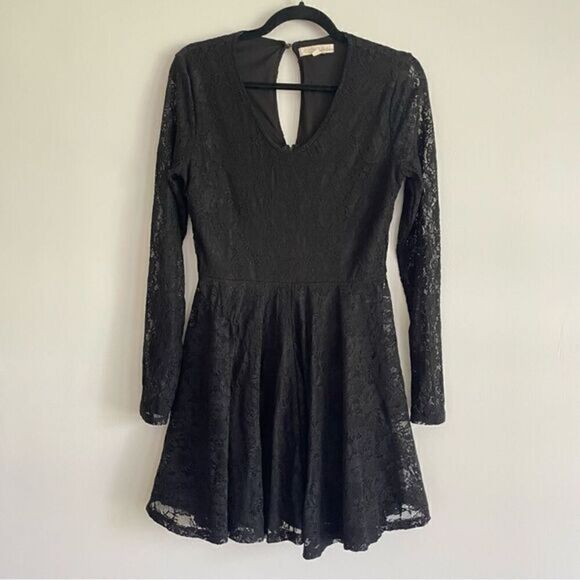Rewind Floral Lace Black Long Sleeve Dress Women’s Size Medium - Picture 1 of 10